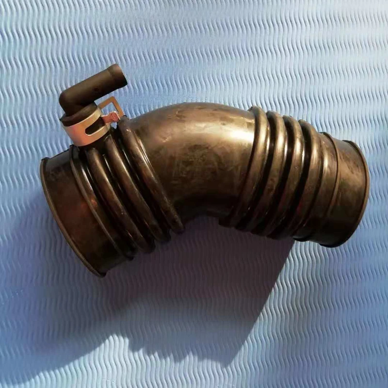 1788165011 17881-65020 17881-65011 Engine Air Cleaner Intake Hose Fits: Toyota 4Runner Pickup 1989-1995