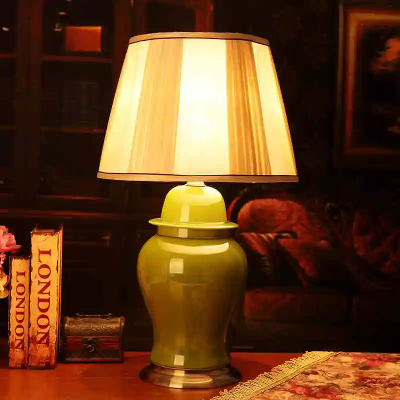 Jingdezhen Chinese creative ceramic table lamp bedroom study living room dining room decoration fashion vintage lamp table