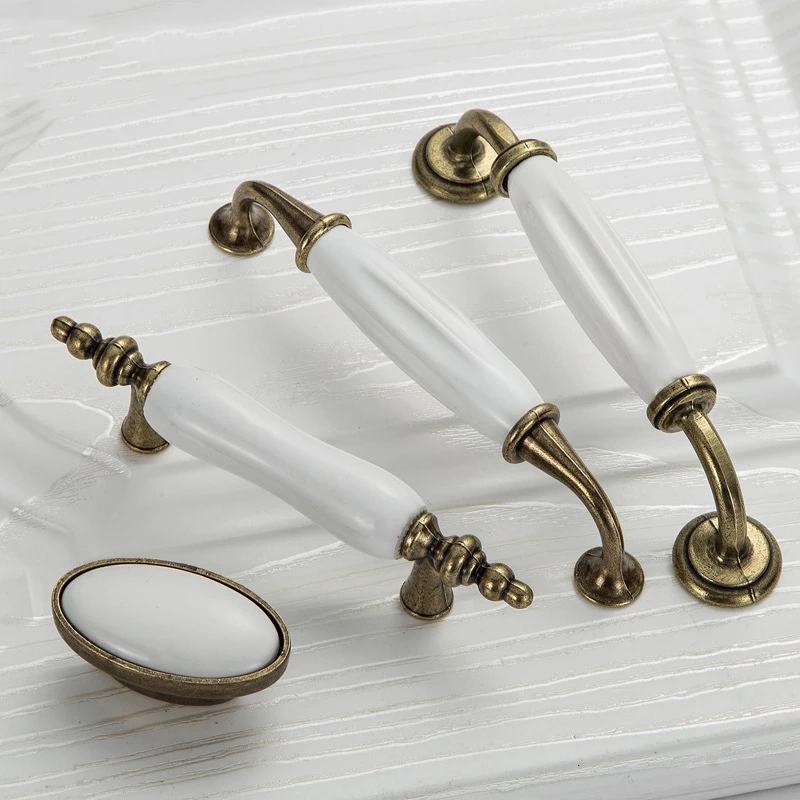 White Ceramic Door Handles European Antique Furniture Handles Drawer Pulls Kitchen Cabinet Knobs and Handles