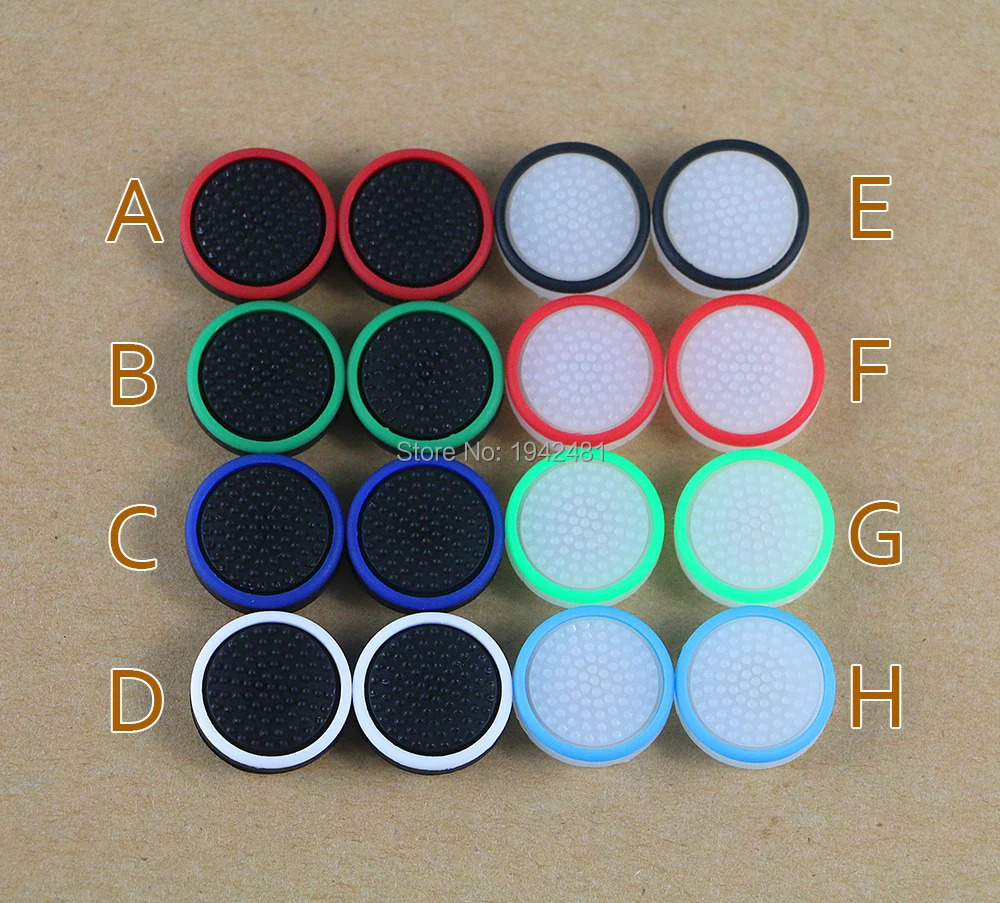 30 pezzi di copertura del cappuccio del joystick del controller analogico in silicone luminoso multicolore per le manopole del pollice Joy Con dell'interruttore