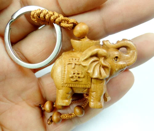 Natural mahogany three-dimensional engraving Peaceful elephant wood keychain realistic key ring jewelry gift men and women 1PC