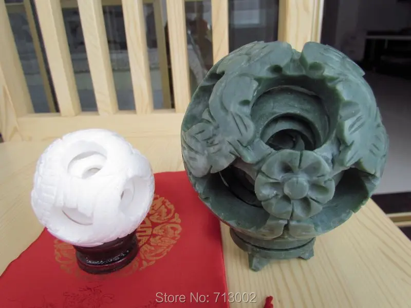 

A Pair Handwork Carven Green Jade 6 Layers 3 Layers White Jade Puzzle Ball Sphere Feng Shui Lucky