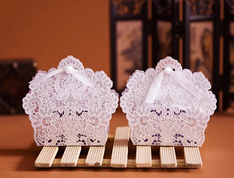 50pc Gold/White Laser Cut Wedding Favor Boxes Wedding Candy Box 2020 Party Wedding Favors And Gifts Box For Guest boite a dragee