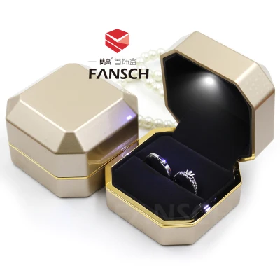 High Quanlity Square Wood Box With Light Fashion Romantic Jewelry Wooden Ring Boxes Coffee Color Gift Box A012