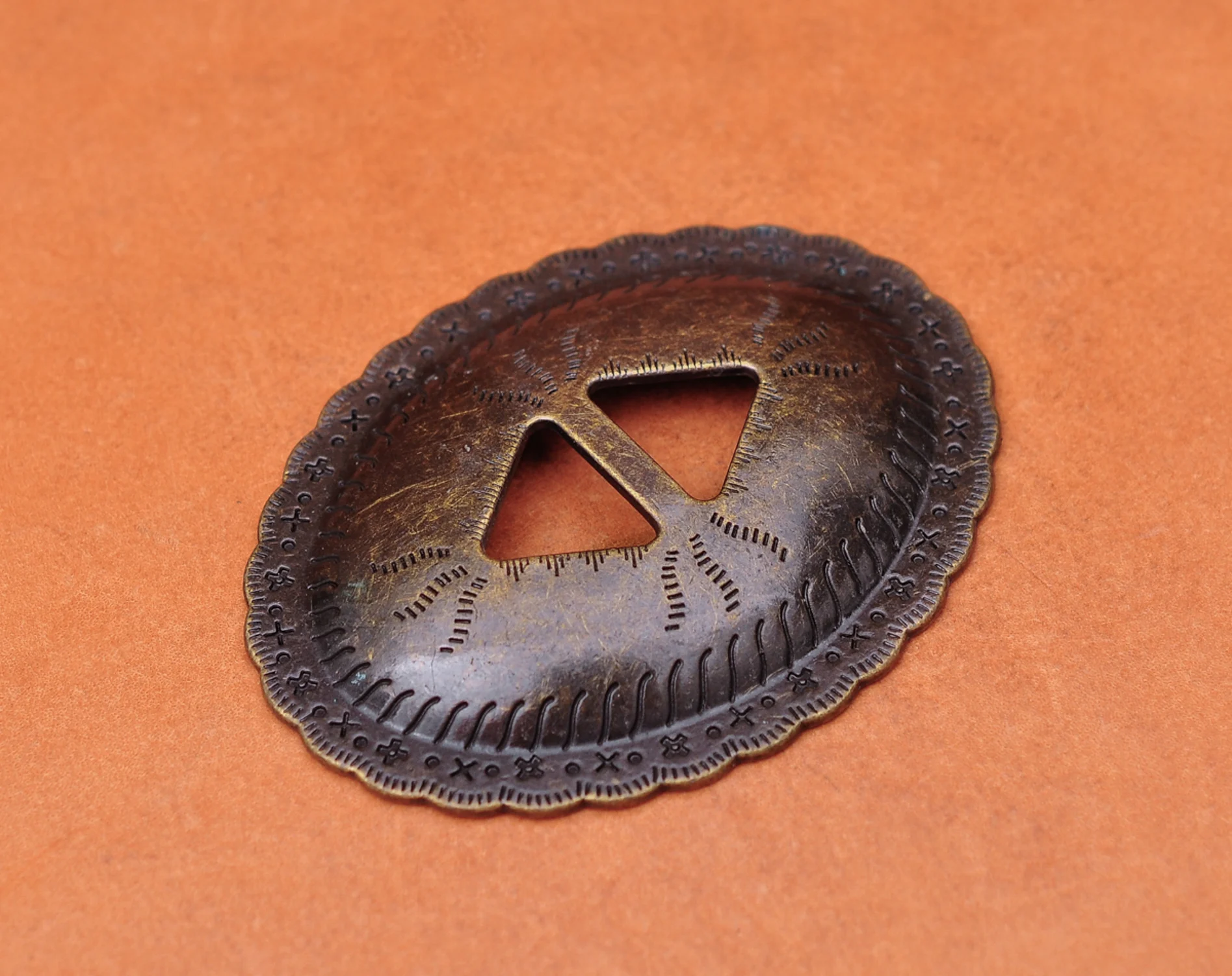 5pcs Quality Heavy Western Antique Bronzer Cross Tribal Flower Pattern Horse Saddles Tack Leathercraft Belt Slotted Oval Conchos