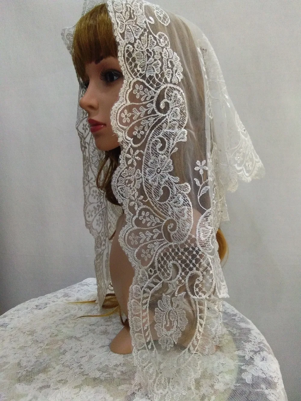 White Spanish Lace Mantilla Chapel Lace Veil retail