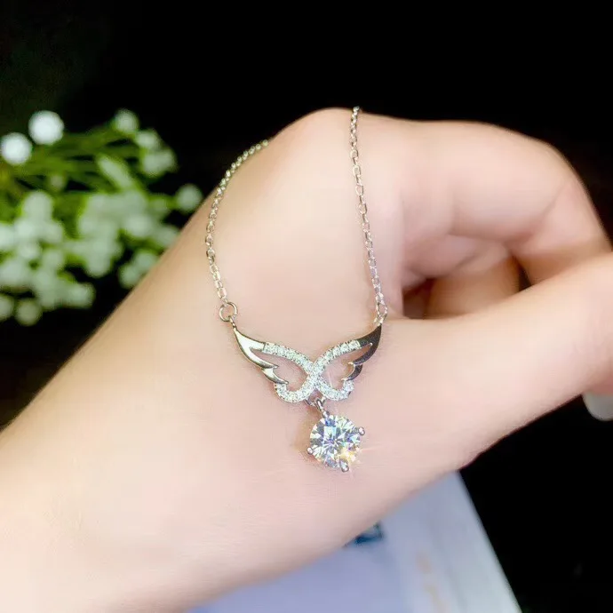 

Super hot Moissanite necklace, 925 Sterling silver, 1 carat gem, beautiful color, real Moissanite