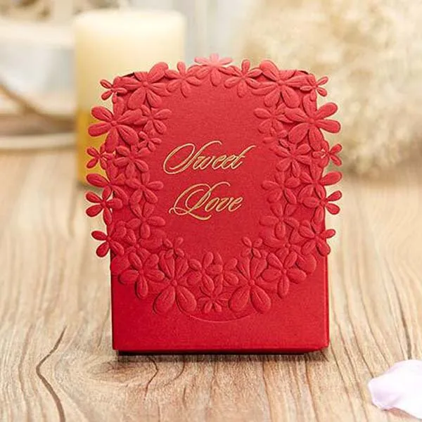 100Pcs/lot Red colors Luxury Candy Boxes Laser Cut Sweet Boxes for Wedding Wedding Party Favour Box Party Gift Box