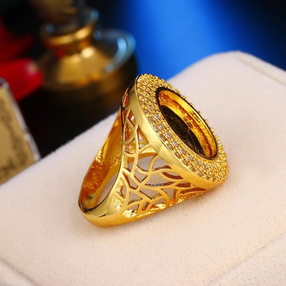 Ethlyn New Ring Women Luxury Gold Color King Avatar Round Crystal Ring Hollow Rings Vintage Big Ring Ladies Rings Wedding Party