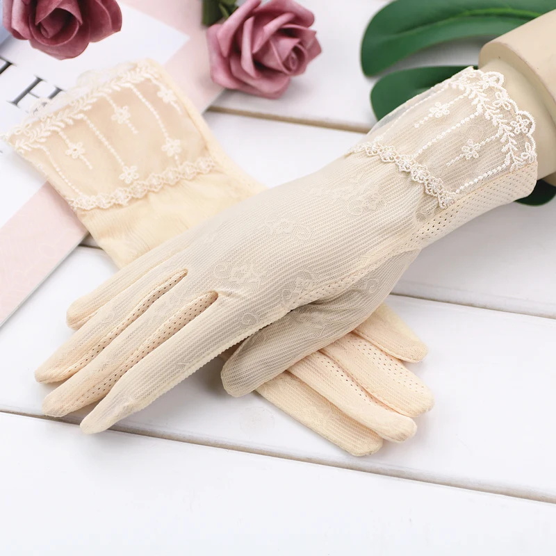 

Summer Mittens Lady Sunscreen Thin Gloves Anti-skid Touch Screen Elastic Outdoor Lace Breathable Ice Silk Luvas Guantes H3082