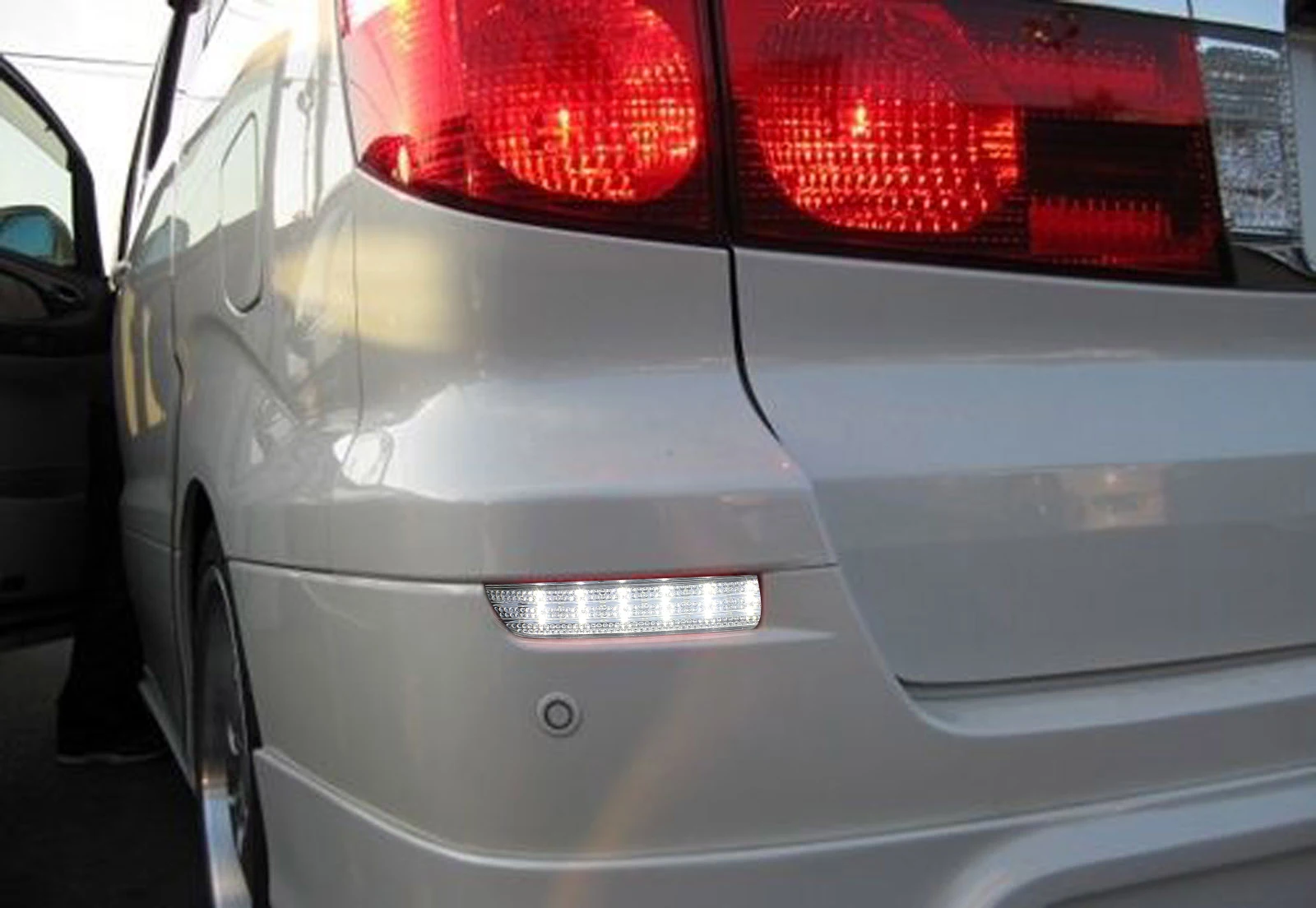 ANGRONG 2X LED Rear Bumper Reflector Brake Stop Light For Toyota Avensis Estima Previa Alphard MKI  RAV4