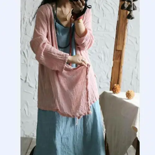 بلوزات وقمصان