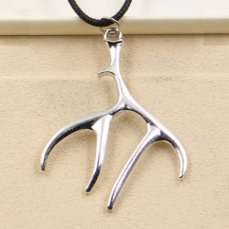 New Fashion Tibetan Silver Color Pendant Antler Deer Necklace Choker Charm Black Leather Cord Factory Price Handmade Jewelry