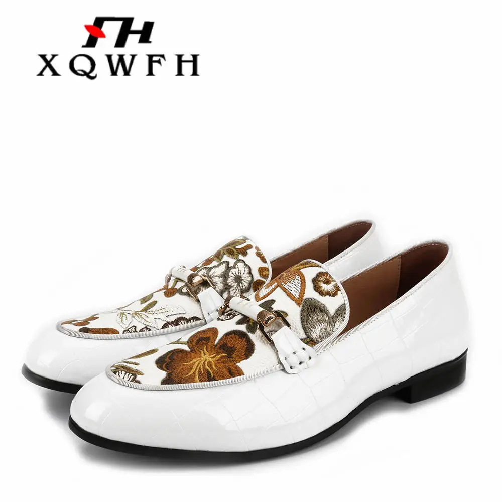 XQWFH Men White Leather Shoes Fashion Floral Embroider Loafers Men\'s Driving Casual Shoes with Strip Buckle Male Dress Shoes