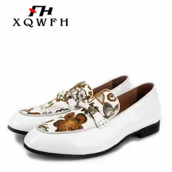 XQWFH Men White Leather Shoes Fashion Floral Embroider Loafers Men's Driving Casual Shoes with Strip Buckle Male Dress Shoes