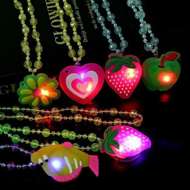 2018 80pcs/lot glow Necklace  And Led Light Vaiana Pendant Necklaces For Kids Xmas new years Gifts led necklace for child party