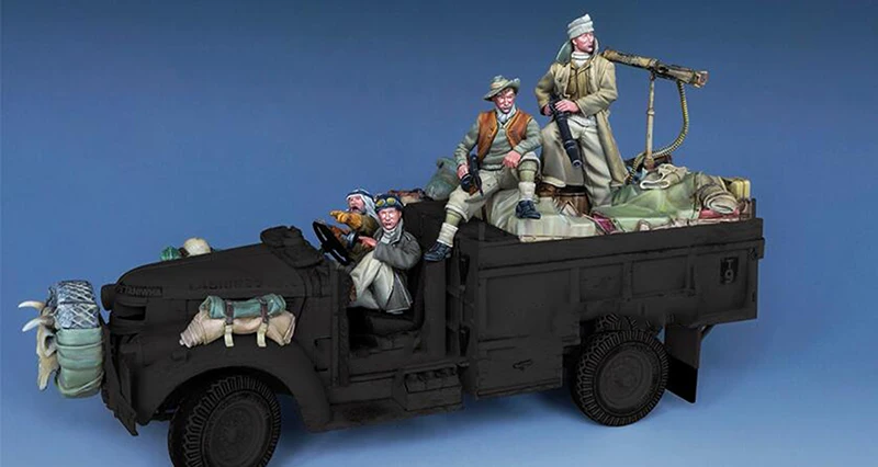 New Unassembled   1/35 The Long Range Desert Patrol include 4  WITHOUT CAR     Resin Kit DIY Toys Unpainted resin model