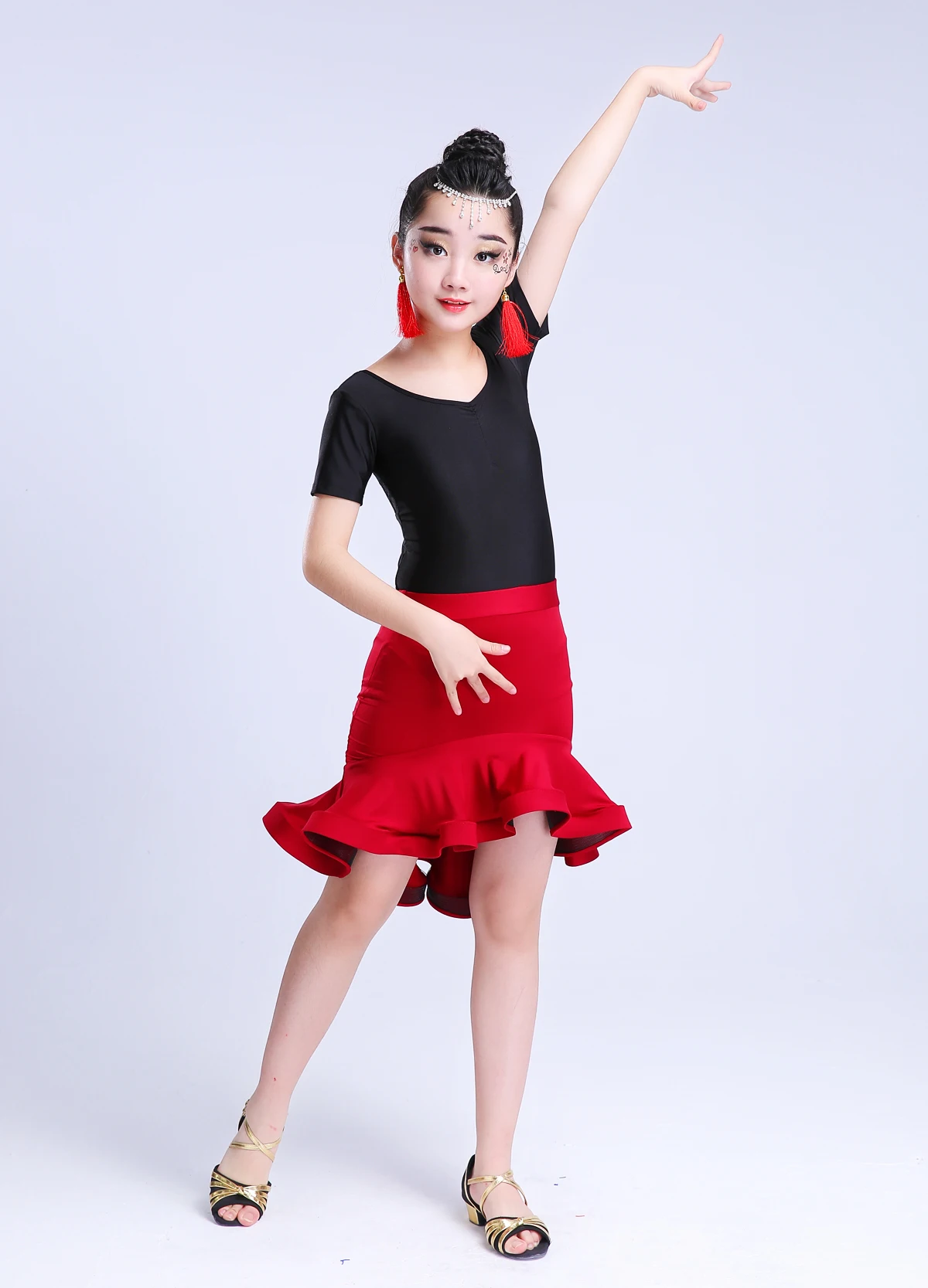 เด็กเด็กโมเดิร์นบอลรูม Latin Dance สีแดง Salsa Tango Dance สีดำ Stage Performance