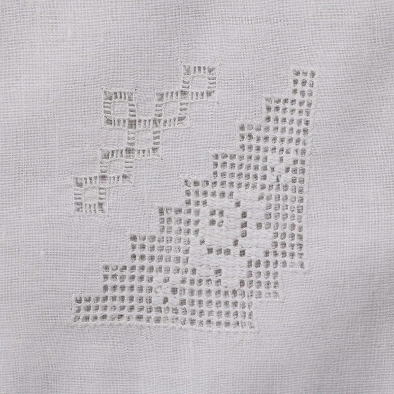 CC001: Cushion cover 2 pieces/pack  Hand made drawn thread work the lace edge   55% Ramie 45% cotton