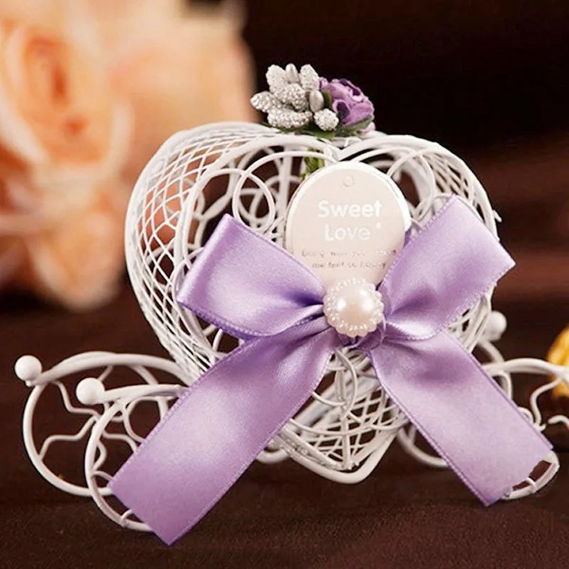 

300pcs Cinderella Carriage Wedding Favor Candy Box Hollow Iron Chocolate Boxes Gifts Baptism Casamento Event Decoration ZA1303