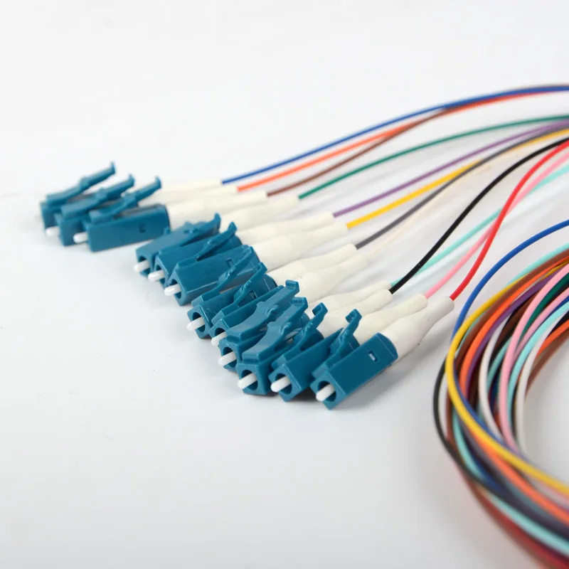 12 コア Lc upc 光ファイバーピグテールシングルモード光ファイバー SM 0.9 ミリメートル 9/125 1 メートル