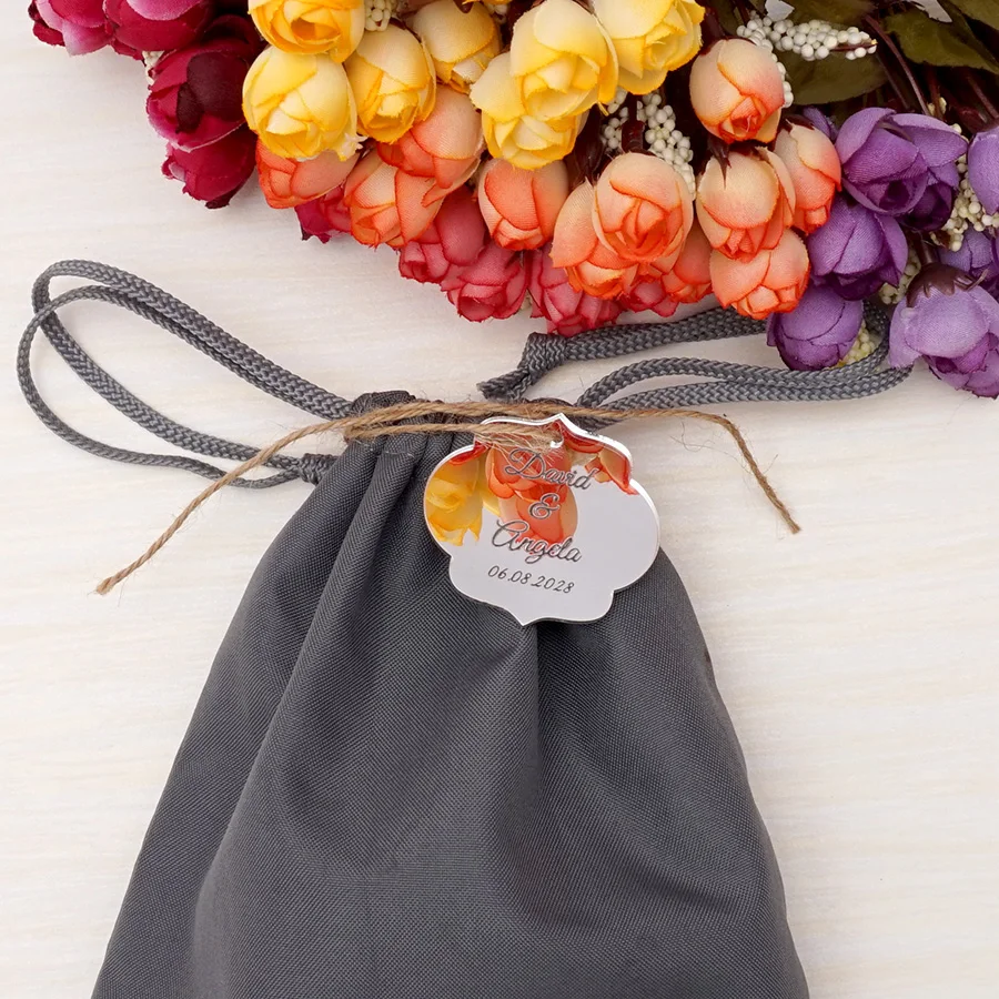 パーソナライズされた洗礼タグ ハンギングタグ 誕生日の装飾用 名前/日付を刻む アクリルカード 婚約ギフト パーティーの記念品