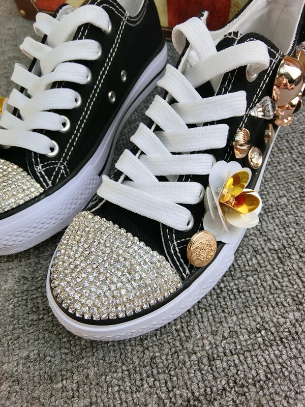 Rhinestone Skulls Low Top Canvas Shoes Women European Hand-stitched Three-dimensional Flower Single Shoes Casual Female Shoes