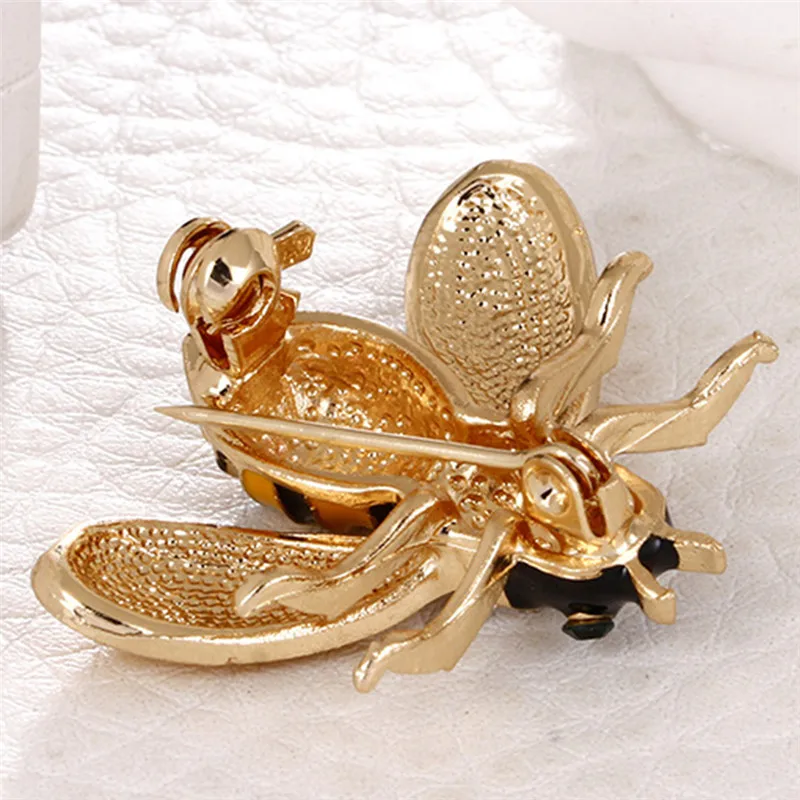 Cute Enamel Bee Brooches For Women Men Fly Insect Brooch Pins Scarf Dress Lapel Pin Suit Decorations Jewelry