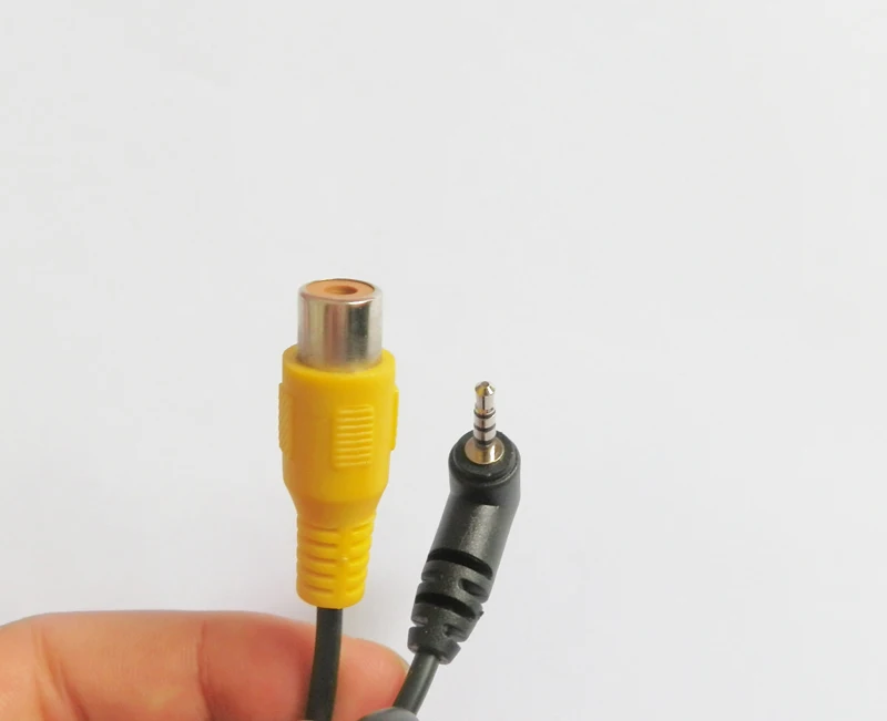 AVIN cable for car camera video adapt wire for PND (RCA connnector to 2.5mm earphone jack connector for camera video input )