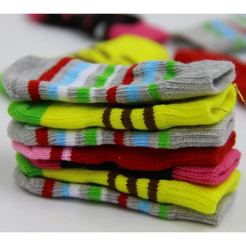 Cute 4 pcs/set Indoor Pet Dog Socks Soft Quality Cotton Warm Antiskid Paws Dirts Away Easy Washing Colorful Dog Cat Shoe Socks