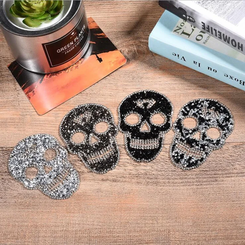 1Pcs Fun Rhinestones skull Embroidered Patch Iron on Sewing Crystal Applique For Jeans Clothing Decorations