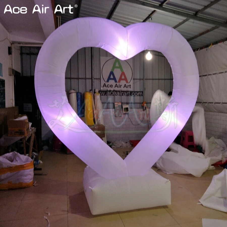 

Giant free standing inflatable heart with changing led lights for stage decoration in Valentine's Day