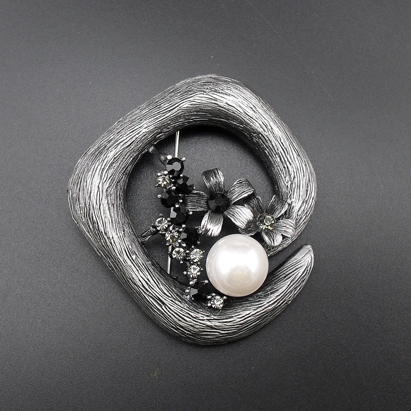 Quality Vintage Style Black Tin Plated Fashion Trendy Imitation Pearl Grave Unique Resplendent Rhinestone Brooch, Item: BH8106