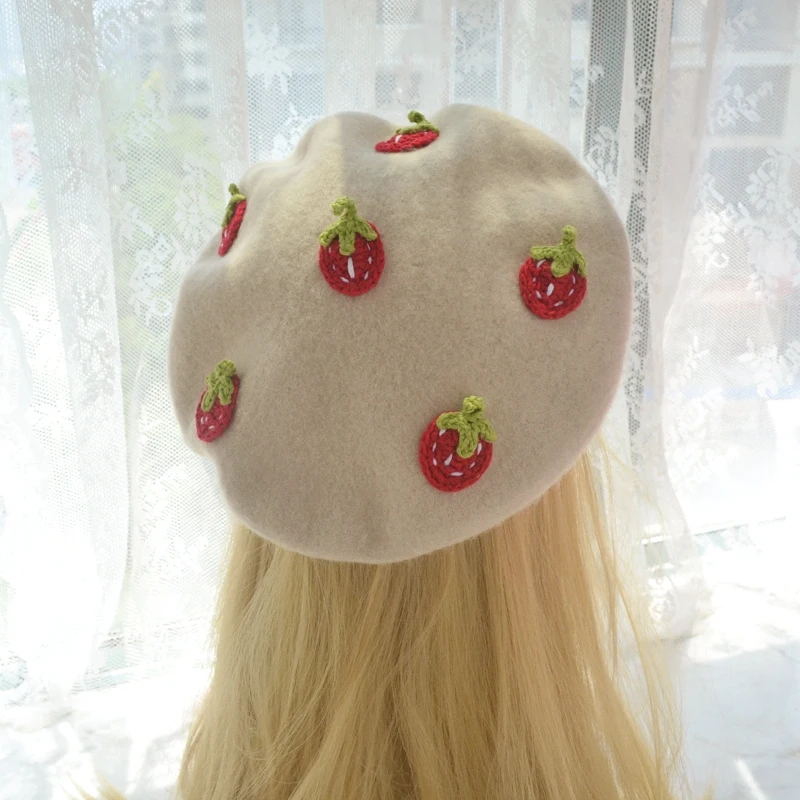 The original Japanese female small and pure and fresh strawberry beret qiu dong express han edition joker baked wheat cake hat