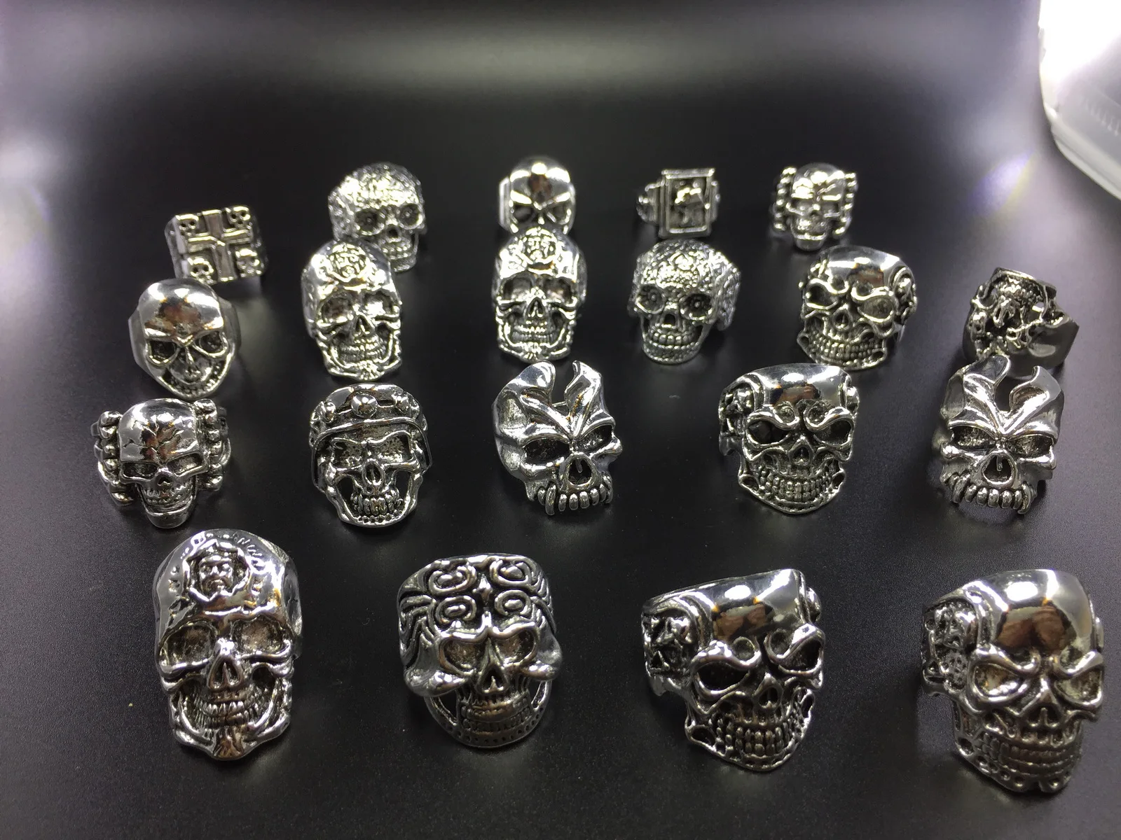 

20pcs Skull Ring Punk Vintage skeleton metal zinc alloy silver mens womens mixed rings Jewelry wholesale lots bulk party gift