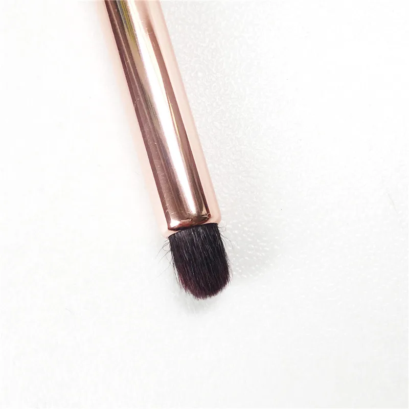 The Eye Smudger Makeup Brush Soft Natural Eye Shadow Smokey Eye Blending Contour Beauty Cosmetics Blender Tool