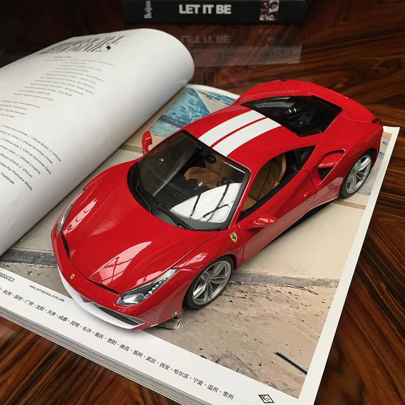 New Die-cast Metal Fine Edition 1/18 Supercar 488GTB Desktop Display Collection Model Toys For Children