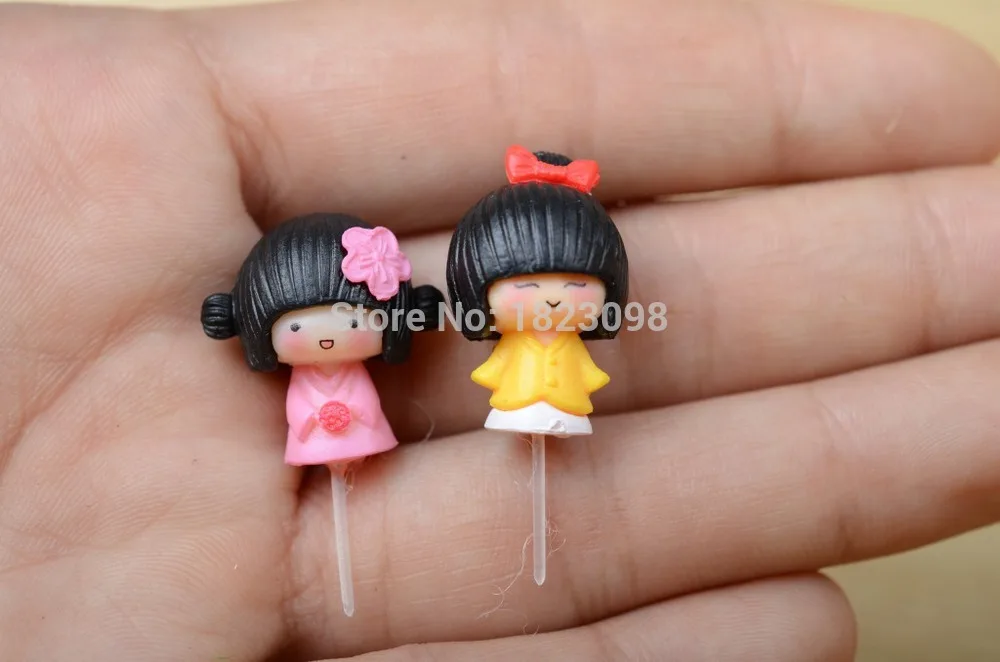 2 Pcs/lot Mini Girl People 1.5 Cm Kimono Little Girl Fairy Garden Decor Crafts Home Decor DIY Miniature People Miniature Garden
