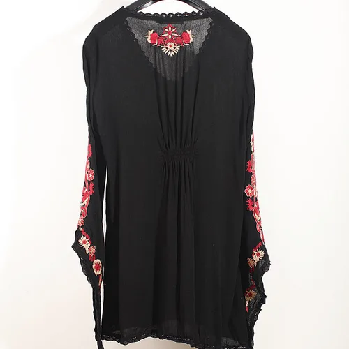 חולצות וחולצות