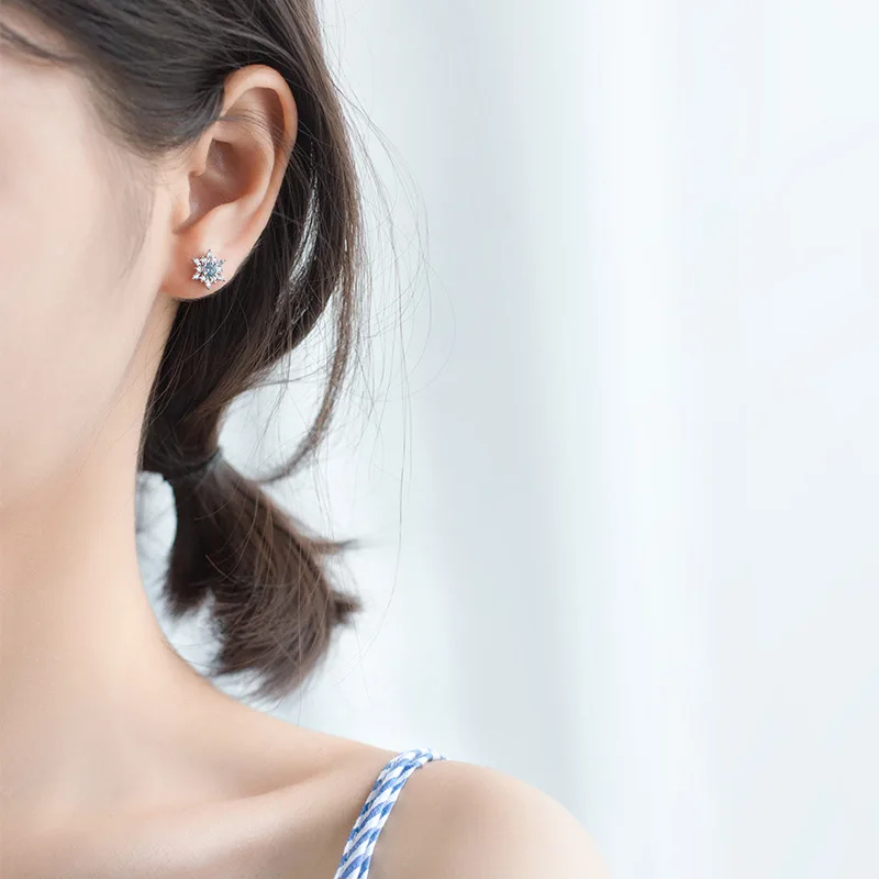MloveAcc 925 Sterling Silver High Quality Snowflake Design CZ Crystal Stud Earrings for Wedding Romantic Women Jewelry