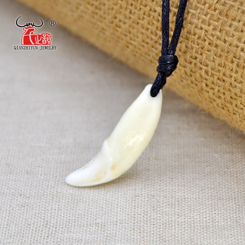 Men's Necklace Woman's Bone Pendant Tibetan Amulet Fangs Real Natural Tooth Vintage Tibet Wolf Tooth Charm White Brown Ecru