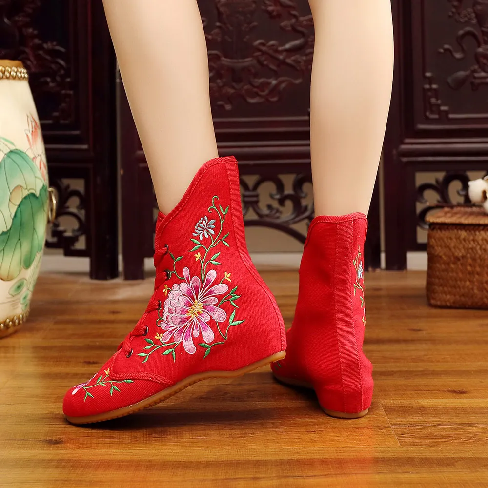 Veowalk Flower Embroidered Women Cotton Short Ankle Boots Ladies Comfortable Lace Up Canvas Booties Chinese Embroidery Shoes