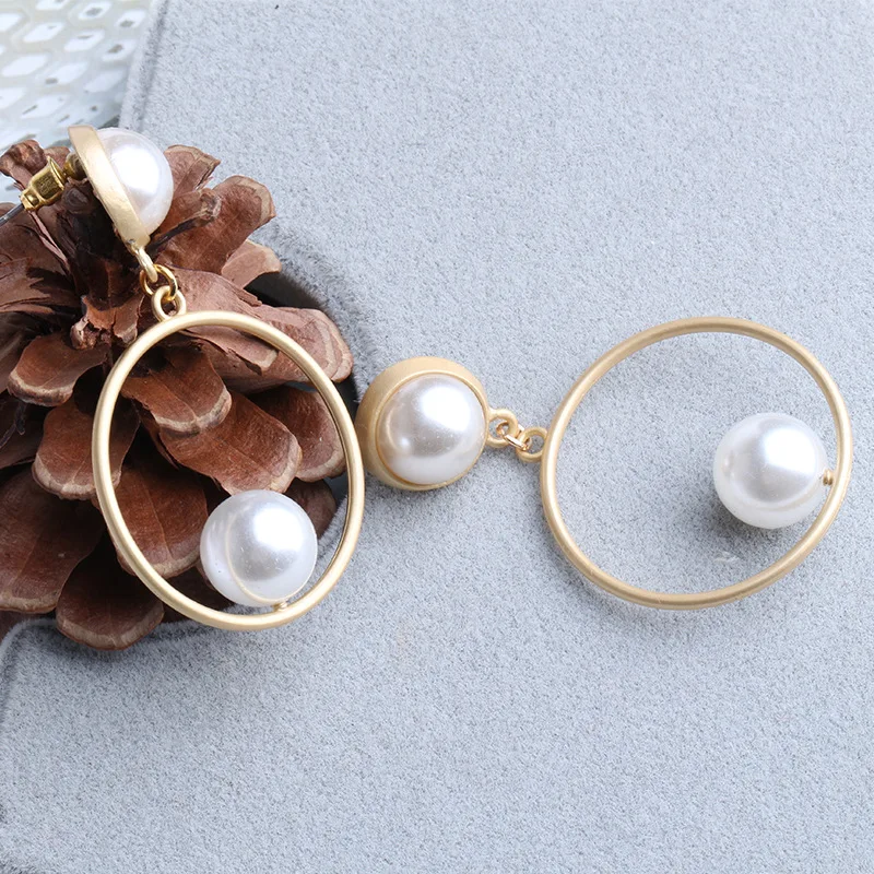 Big Circle pearl Hoop Earrings Gold Color Metal Pearl Earrings for Women White Simulated Pearl Delightful Wedding Design