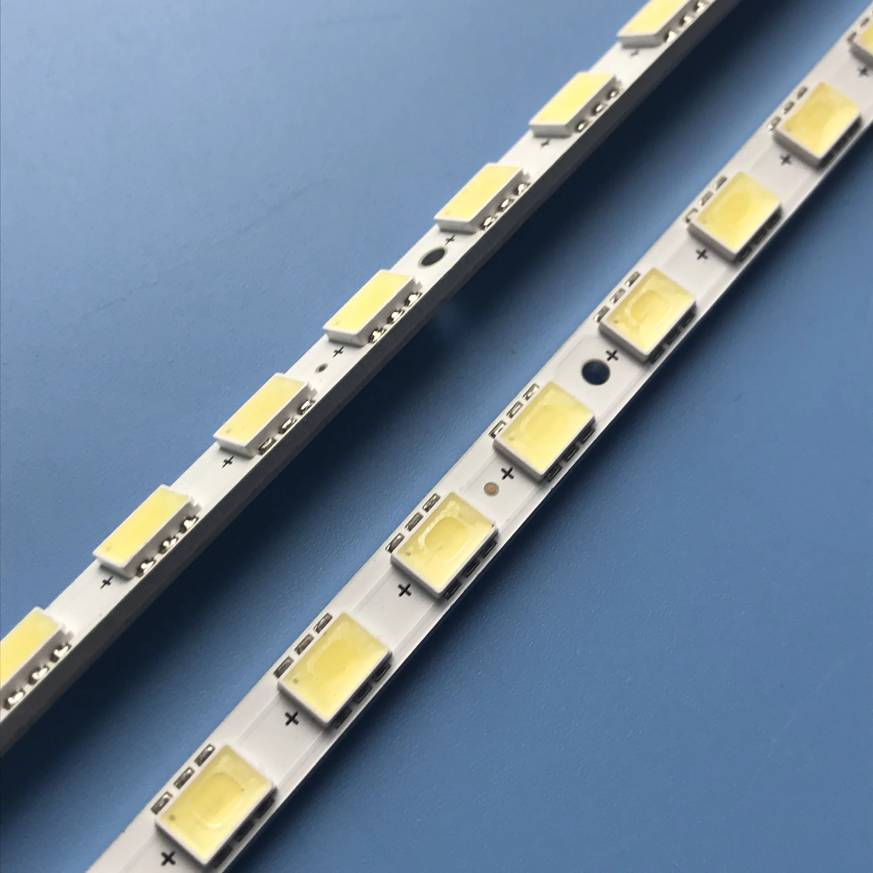 LED Backlight strip 33 Lamp For 32" TV RUNTK 4334TP LK315D3LA4 090907 AE3260B