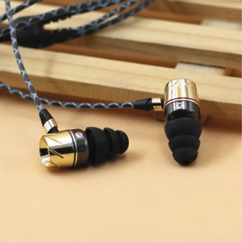 6 paia di auricolari in silicone a tre strati auricolari auricolari di ricambio cuscinetti auricolari per la maggior parte dei auricolari in-ear (SML)