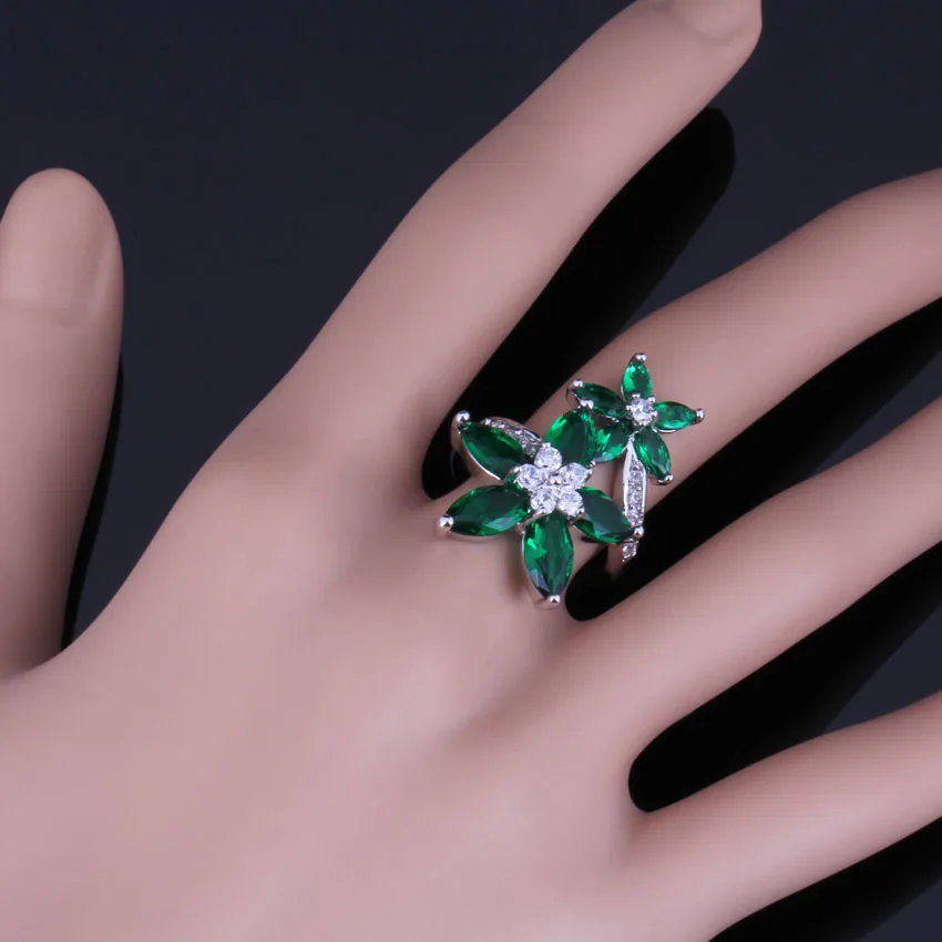 Delightful Star Green Cubic Zirconia White CZ Silver Plated Ring V0518