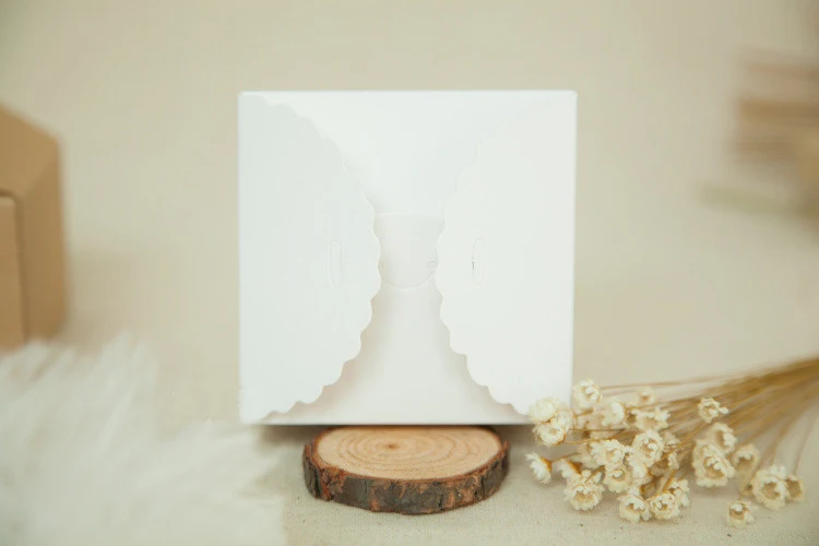 

50pcs 9*9*6cm White/brown Kraft Paper Box For Candy/food/wedding/jewelry Gift Box Packaging Display Boxes