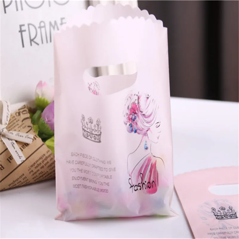 New Design Wholesale 50pcs/lot 9*15cm Luxury Pink Fashion Packaging Bags with Crown Small Gift Bags for Happy Birthday