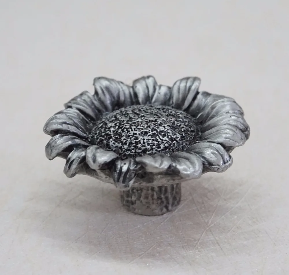 Sunflower Shaped Cabinet Handles Antique Silver Single Hole Drawer Knobs Retro Wardrobe Pulls Zinc Alloy Kitchen Accessories