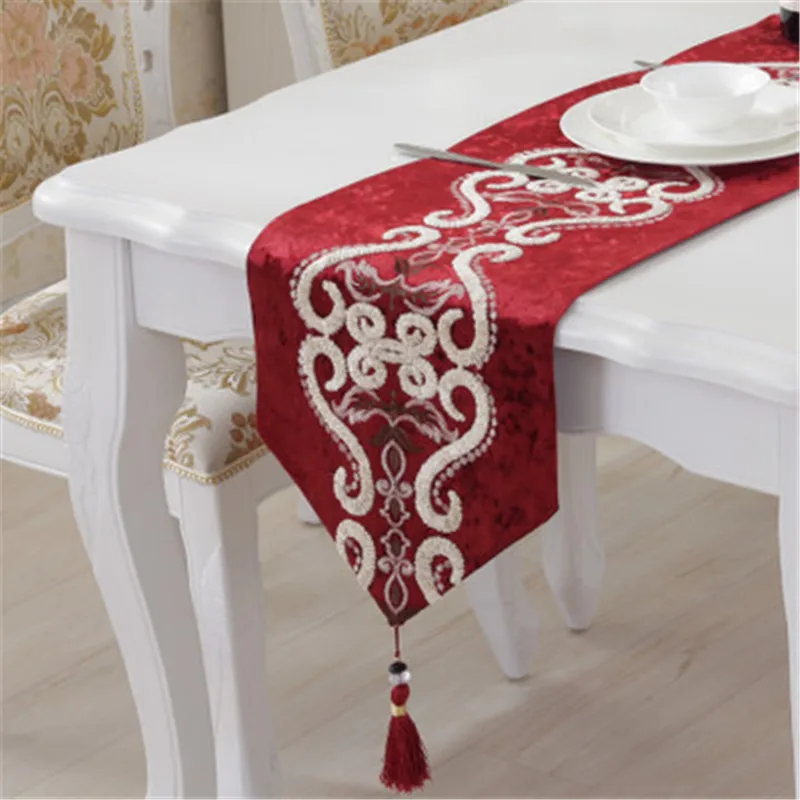 

SBB Newest European classical style Jubilation noble simple Embroider plush table runner dining room table flag Matching Cushion